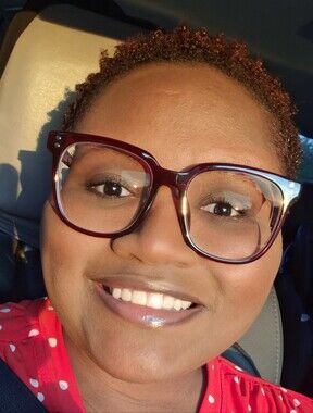 Meet your Posher, Valarie 👋🏾